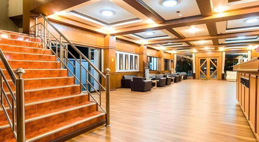 B2 Chiang Rai Night Bazaar Boutique & Budget Hotel Exteriör bild